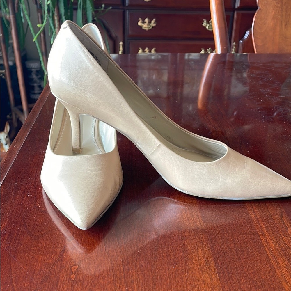 Nine West Cream Heels Classic Pointed Toe
